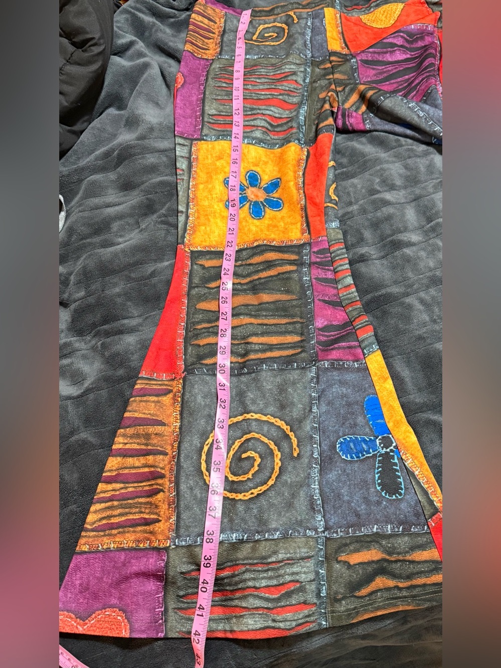 Colorblock Patchwork Flare Pants with Heart & Floral Appliqué - Black - Picture 8 of 8